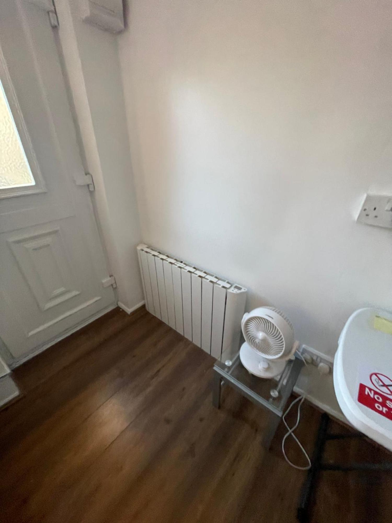 Fantastic Studio, Private Bathroom And Mini Kitchen. Thamesmead  ภายนอก รูปภาพ