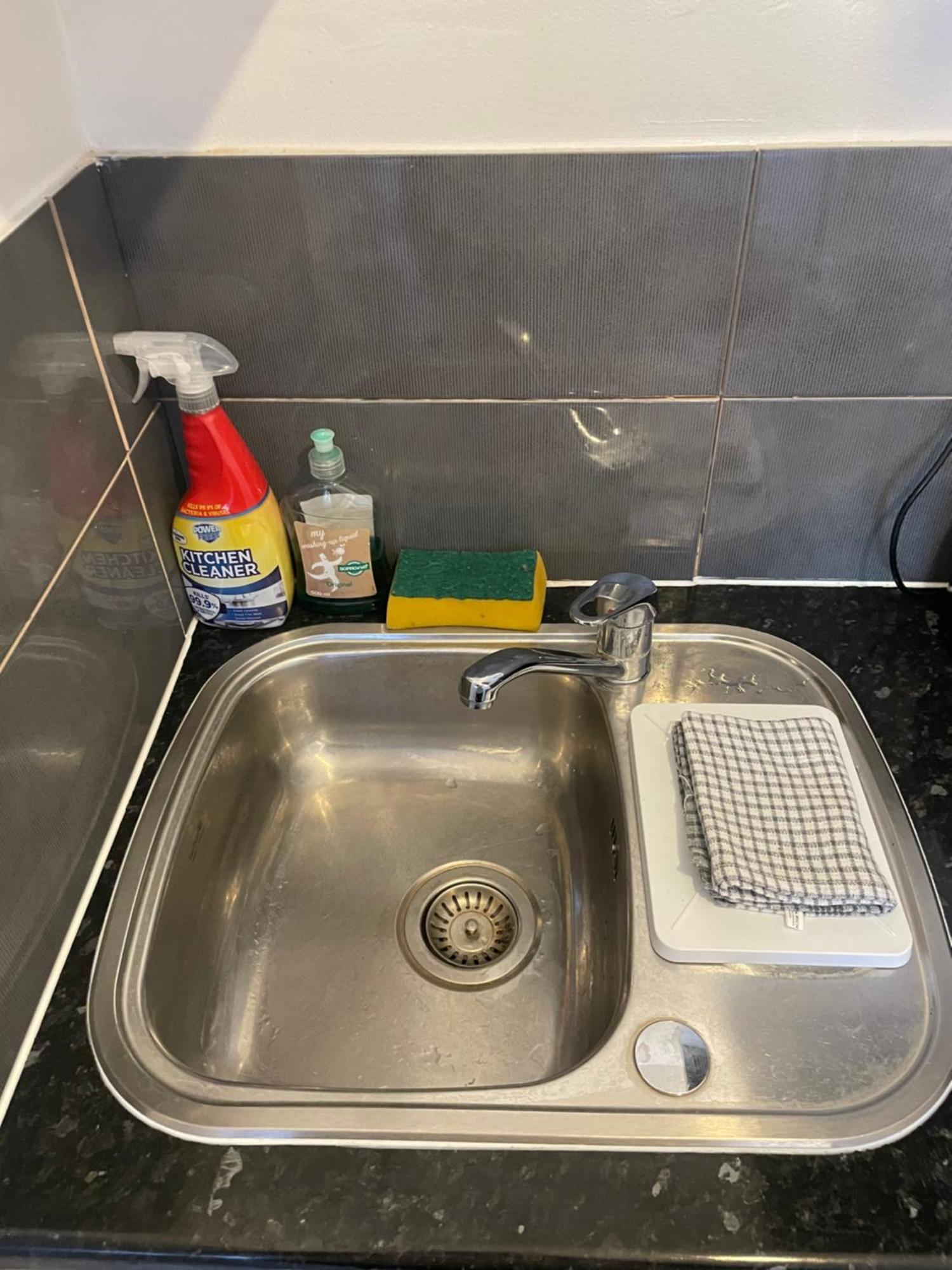 Fantastic Studio, Private Bathroom And Mini Kitchen. Thamesmead  ภายนอก รูปภาพ