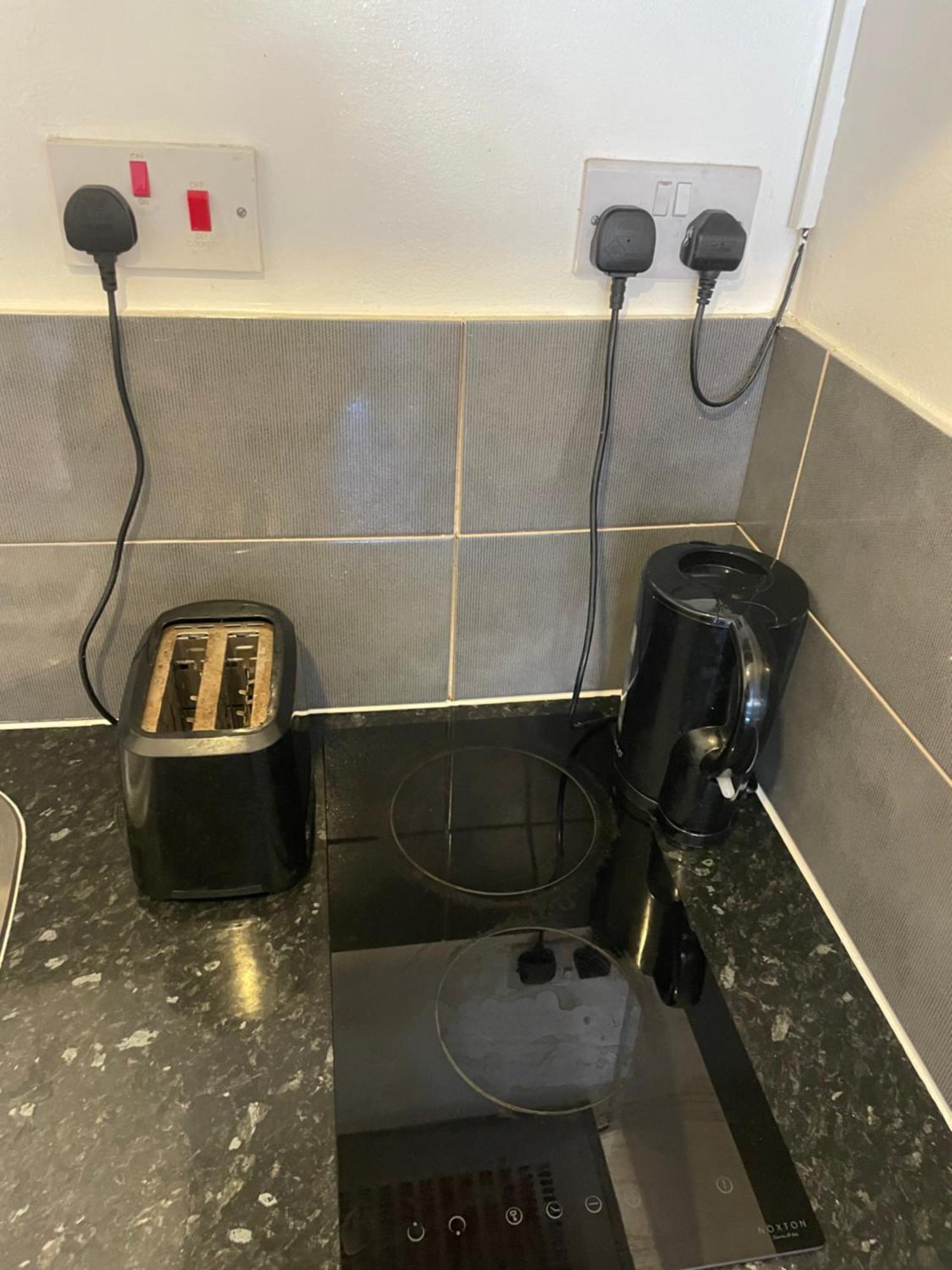Fantastic Studio, Private Bathroom And Mini Kitchen. Thamesmead  ภายนอก รูปภาพ